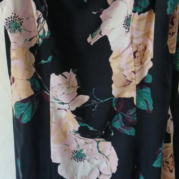 Floral Black Maxi Dress - Picture 6 of 6